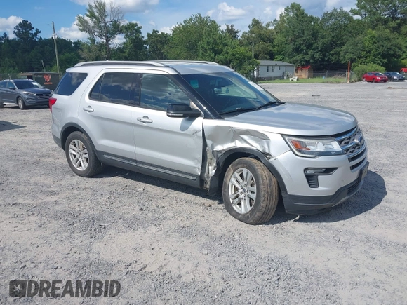 2018 Ford Explorer XLT z VIN 1FM5K8D81JGA36587, wystawiony jako IAAI lot #42534483 z przebiegiem 132 667 mil mil oraz . Historia ofert i sprzedaży dostępna na DreamBid. Obrazek 1.