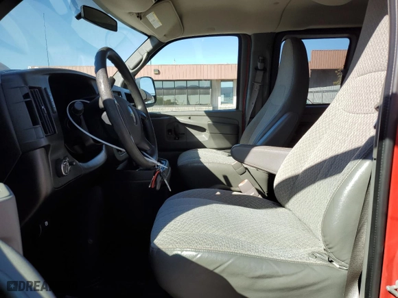 2013 Chevrolet Express Passenger LT with VIN 1GAZG1FG5D1174040, listed as a Copart auction lot 72641074 with 103,777 mi miles and Clean Title. Bid and sale history available at carsss.com. Image 7.