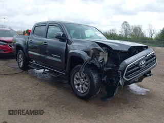 2017 Toyota Tacoma SR5 z VIN 3TMCZ5AN2HM108445, wystawiony jako IAAI lot #42074101 z przebiegiem 193 220 mil mil oraz . Historia ofert i sprzedaży dostępna na DreamBid. Obrazek 1.