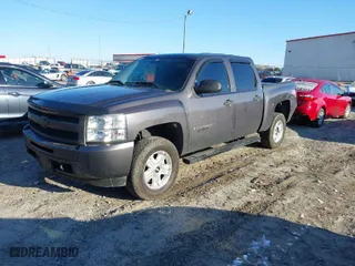 2010 Chevrolet Silverado 1500 LT with VIN 3GCRKSEA6AG173307, listed as a IAAI auction lot 41389967 with 192,155 mi miles. Bid and sale history available at carsss.com. Image 2.