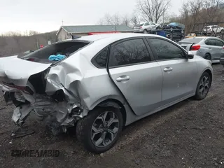 2021 Kia Forte LXS z VIN 3KPF24AD5ME284641, wystawiony jako IAAI lot #41946726 z przebiegiem 84 684 mil mil oraz . Historia ofert i sprzedaży dostępna na DreamBid. Obrazek 4.