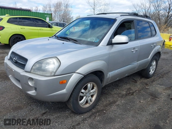 2006 Hyundai Tucson GLS with VIN KM8JN12D26U342722, listed as a IAAI auction lot 41998925 with 105,966 mi miles. Bid and sale history available at carsss.com. Image 2.