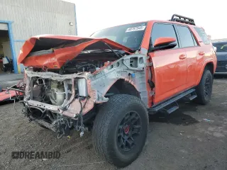 2023 Toyota 4Runner TRD Pro z VIN JTELU5JRXP6142113, wystawiony jako Copart lot #48787545 z przebiegiem 31 379 mil mil oraz Szkoda całkowita • Salvage title. Historia ofert i sprzedaży dostępna na DreamBid. Obrazek 1.