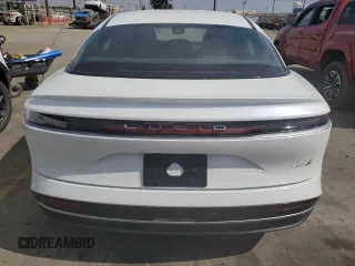 2023 Lucid Air Pure z VIN 50EA1PFA1PA006707, wystawiony jako Copart lot #76025394 z przebiegiem Nie podano mil oraz Szkody całkowita. Historia ofert i sprzedaży dostępna na DreamBid. Obrazek 6.