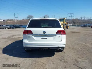 2019 Volkswagen Atlas 3.6L V6 SE w/Technology R-Line with VIN 1V2XR2CA2KC613418, listed as a IAAI auction lot 41735463 with 59,671 mi miles. Bid and sale history available at carsss.com. Image 17.