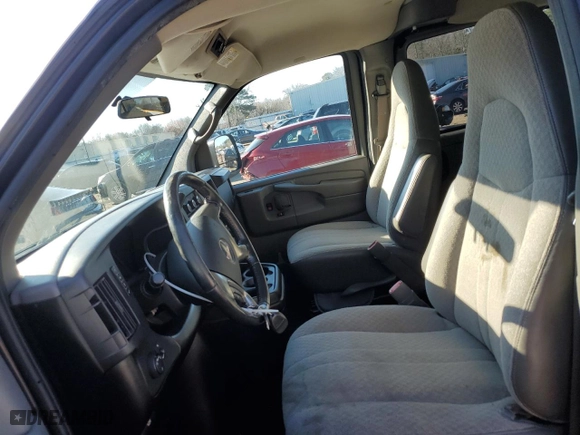 2008 GMC Savana Passenger with VIN 1GJHG39K381127764, listed as a Copart auction lot 47030445 with 117,281 mi miles and Salvage Title. Bid and sale history available at carsss.com. Image 7.