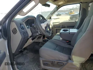 2010 Ford F-250 XL z VIN 1FTSX2BY1AEB41313, wystawiony jako Copart lot #48848615 z przebiegiem Nie podano mil oraz Szkody całkowita. Historia ofert i sprzedaży dostępna na DreamBid. Obrazek 7.
