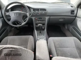 1995 Honda Accord LX with VIN JHMCD5633SC063013, listed as a Copart auction lot 52360725 with 150,552 mi miles and Salvage Title. Bid and sale history available at carsss.com. Image 8.