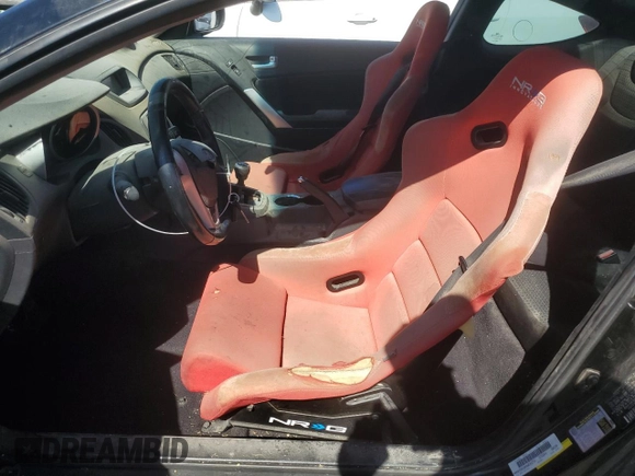 2010 Hyundai Genesis Coupe with VIN KMHHT6KD8AU035274, listed as a Copart auction lot 54966665 with 124,726 mi miles and Clean title. Bid and sale history available at DreamBid. Image 7.