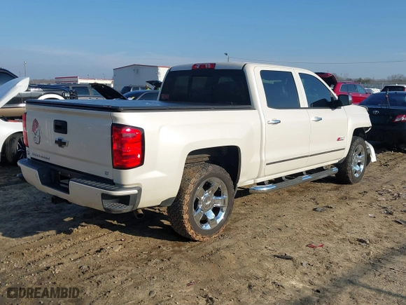 2015 Chevrolet Silverado 1500 LT with VIN 3GCUKREHXFG460818, listed as a IAAI auction lot 41491758 with 211,704 mi miles. Bid and sale history available at carsss.com. Image 4.
