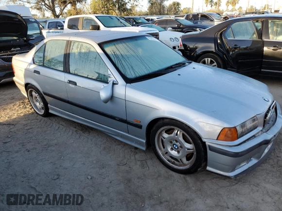 1998 BMW M3 z VIN WBSCD9324WEE07376, wystawiony jako Copart lot #75769934 z przebiegiem Nie podano mil oraz Nie do naprawy. Historia ofert i sprzedaży dostępna na DreamBid. Obrazek 5.