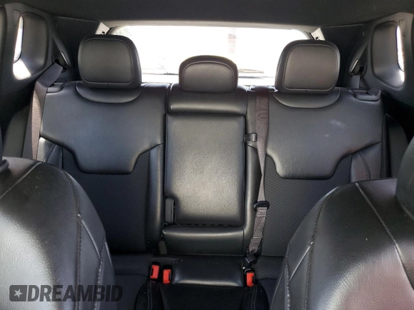 2023 Jeep Compass Latitude z VIN 3C4NJDBN3PT553371, wystawiony jako Copart lot #61468985 z przebiegiem 46 965 mil mil oraz Czysty tytuł • Clean title. Historia ofert i sprzedaży dostępna na DreamBid. Obrazek 10.