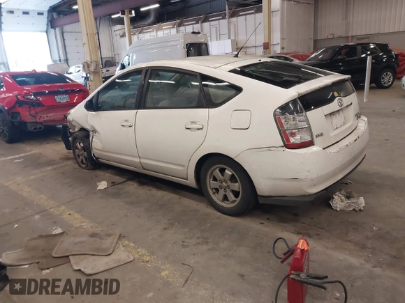 2004 Toyota Prius with VIN JTDKB20U540007016, listed as a IAAI auction lot 41762070 with 190,786 mi miles. Bid and sale history available at carsss.com. Image 3.