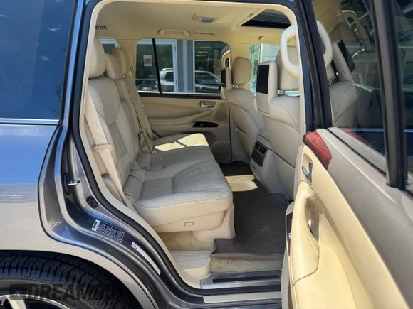 2015 Lexus LX 570 с VIN JTJHY7AX8F4186255, выставлен на аукционе Copart как лот 66178375 с пробегом 199 883 миль миль и Чистый • Clean title. История ставок и продаж доступна на DreamBid. Изображение 6.