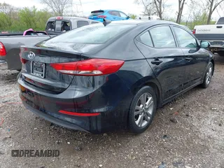 2017 Hyundai Elantra SE z VIN 5NPD84LF9HH097165, wystawiony jako IAAI lot #42066690 z przebiegiem 147 112 mil mil oraz . Historia ofert i sprzedaży dostępna na DreamBid. Obrazek 4.
