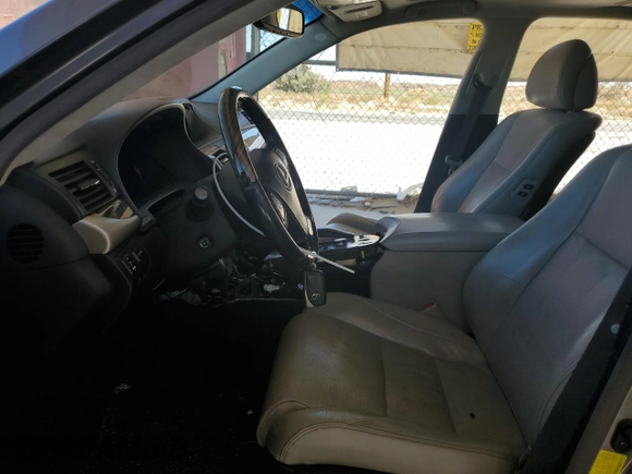 2014 Lexus LS 460 L with VIN JTHGL5EF8E5052422, listed as a Copart auction lot 69878164 with 163,153 mi miles and Salvage title. Bid and sale history available at DreamBid. Image 7.