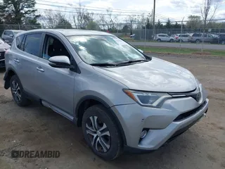2018 Toyota RAV4 XLE with VIN 2T3WFREV9JW410102, listed as a IAAI auction lot 41929892 with 75,422 mi miles and . Bid and sale history available at carsss.com. Image 1.