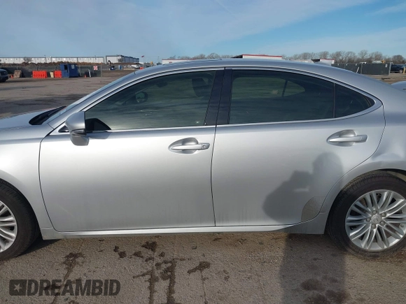 2016 Lexus ES 330 z VIN JTHBK1GG1G2217808, wystawiony jako IAAI lot #41675933 z przebiegiem 122 760 mil mil oraz . Historia ofert i sprzedaży dostępna na DreamBid. Obrazek 14.