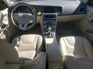 2016 Volvo S60 T5 Drive-E z VIN YV126MFJ9G2408228, wystawiony jako Copart lot #74329484 z przebiegiem 159 547 mil mil oraz Czysty tytuł • Clean title. Historia ofert i sprzedaży dostępna na DreamBid. Obrazek 8.