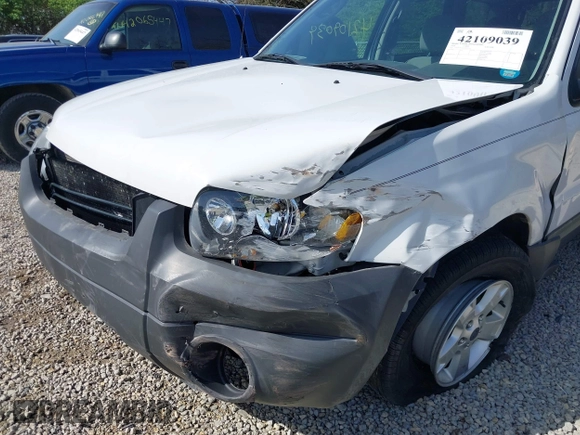 2006 Ford Escape XLT с VIN 1FMYU03166KB00592, выставлен на аукционе IAAI как лот 42109039 с пробегом 113 961 миль миль и . История ставок и продаж доступна на DreamBid. Изображение 6.