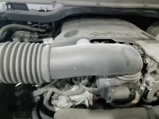 2020 Ram 1500 Big Horn z VIN 1C6RREFT9LN371877, wystawiony jako Copart lot #81219315 z przebiegiem 135 920 mil mil oraz Czysty tytuł • Clean title. Historia ofert i sprzedaży dostępna na DreamBid. Obrazek 13.