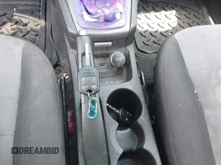 2018 Ford Fiesta S z VIN 3FADP4AJ0JM131607, wystawiony jako IAAI lot #42707624 z przebiegiem 109 815 mil mil oraz . Historia ofert i sprzedaży dostępna na DreamBid. Obrazek 11.