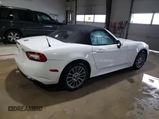 2017 FIAT 124 Spider Lusso z VIN JC1NFAEK5H0106151, wystawiony jako Copart lot #88738865 z przebiegiem 81 333 mil mil oraz Szkoda całkowita • Salvage title. Historia ofert i sprzedaży dostępna na DreamBid. Obrazek 3.