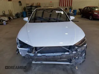 2021 Audi A8 with VIN WAU8DAF88MN007648, listed as a Copart auction lot 81269924 with 32,844 mi miles and Salvage Title. Bid and sale history available at carsss.com. Image 5.