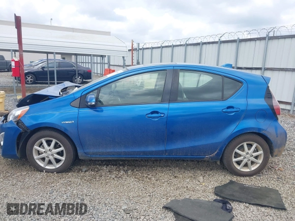 2016 Toyota Prius One z VIN JTDKDTB30G1117670, wystawiony jako IAAI lot #42115566 z przebiegiem 177 011 mil mil oraz . Historia ofert i sprzedaży dostępna na DreamBid. Obrazek 14.