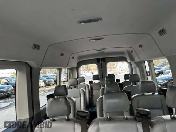 2017 Ford Transit XL z VIN 1FBAX2CM0HKA29299, wystawiony jako Copart lot #45229715 z przebiegiem 198 835 mil mil oraz Czysty tytuł • Clean title. Historia ofert i sprzedaży dostępna na DreamBid. Obrazek 9.