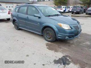2006 Pontiac Vibe with VIN 5Y2SL658X6Z415526, listed as a IAAI auction lot 42015284 with 201,922 mi miles. Bid and sale history available at carsss.com. Image 1.