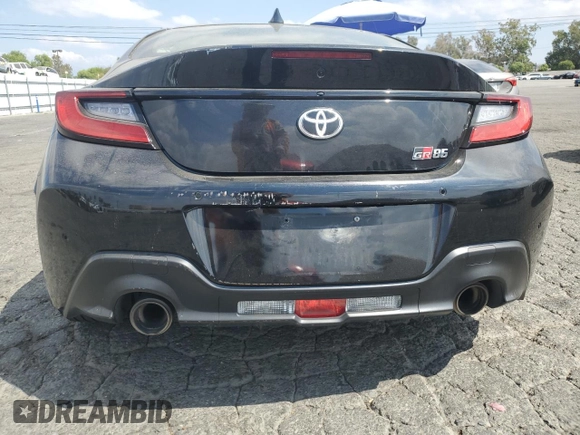 2022 Toyota 86 z VIN JF1ZNBC14N8751299, wystawiony jako Copart lot #72437694 z przebiegiem 38 185 mil mil oraz Nie do naprawy • Non repairable. Historia ofert i sprzedaży dostępna na DreamBid. Obrazek 6.