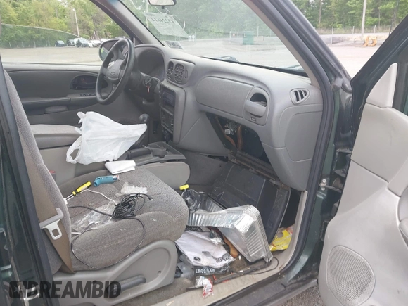 2004 Chevrolet TrailBlazer LS with VIN 1GNDT13S942288727, listed as a IAAI auction lot 42224614 with Not Provided miles and . Bid and sale history available at DreamBid. Image 5.