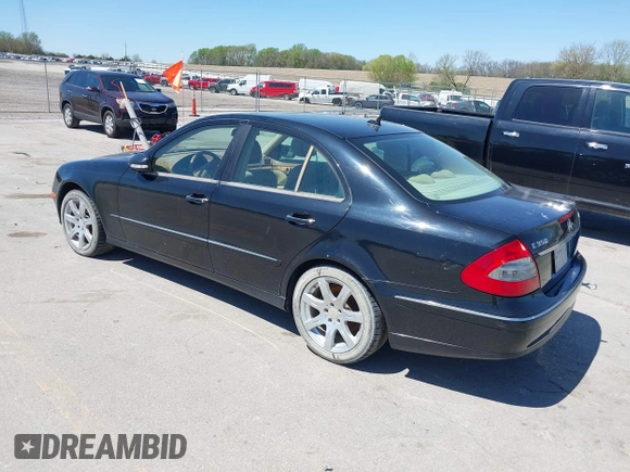 2008 Mercedes-Benz E-Class Luxury 3.5L with VIN WDBUF87X48B200170, listed as a IAAI auction lot 42142041 with 194,391 mi miles. Bid and sale history available at carsss.com. Image 3.