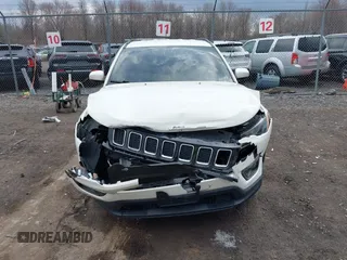 2019 Jeep Compass Latitude with VIN 3C4NJDBB6KT839035, listed as a IAAI auction lot 41864722 with Not Provided miles and . Bid and sale history available at carsss.com. Image 11.