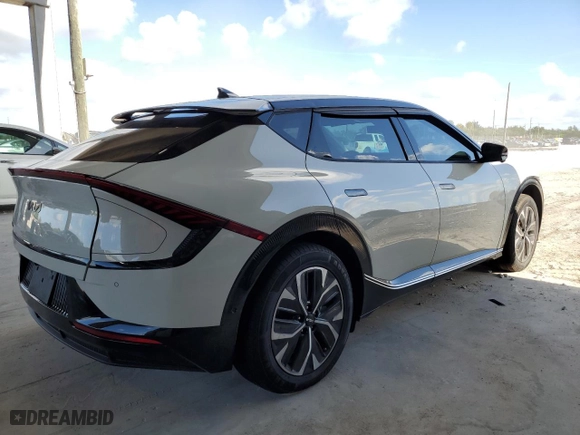 2022 Kia EV6 Wind with VIN KNDC3DLCXN5032322, listed as a Copart auction lot 53031884 with 45,369 mi miles and Non Repairable. Bid and sale history available at carsss.com. Image 3.
