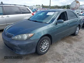 2005 Toyota Camry LE z VIN 4T1BE30K25U398675, wystawiony jako IAAI lot #41923096 z przebiegiem 174 453 mil mil oraz . Historia ofert i sprzedaży dostępna na DreamBid. Obrazek 2.