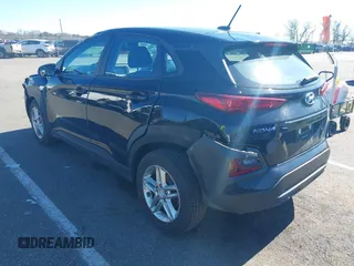 2020 Hyundai Kona SE z VIN KM8K1CAA7LU488743, wystawiony jako IAAI lot #41833649 z przebiegiem 62 228 mil mil oraz . Historia ofert i sprzedaży dostępna na DreamBid. Obrazek 3.