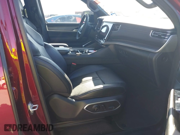 2024 Jeep Wagoneer Series II with VIN 1C4SJUBP2RS177139, listed as a IAAI auction lot 42224164 with 31,229 mi miles and . Bid and sale history available at DreamBid. Image 5.