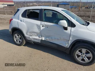 2020 Chevrolet Trax LS with VIN 3GNCJNSB5LL266439, listed as a IAAI auction lot 41763923 with 67,799 mi miles. Bid and sale history available at carsss.com. Image 6.