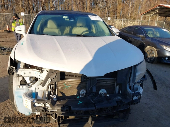 2018 Lincoln MKX Select z VIN 2LMPJ8KR5JBL48639, wystawiony jako IAAI lot #41640923 z przebiegiem 124 834 mil mil oraz . Historia ofert i sprzedaży dostępna na DreamBid. Obrazek 13.