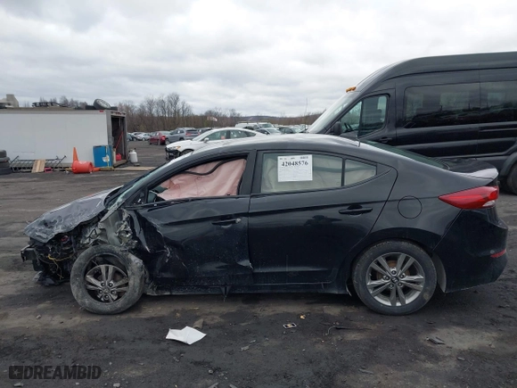 2017 Hyundai Elantra SE with VIN KMHD84LF1HU206221, listed as a IAAI auction lot 42048576 with 1 mi miles. Bid and sale history available at carsss.com. Image 13.