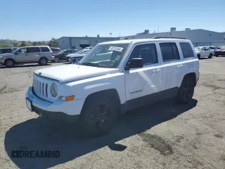 2015 Jeep Patriot Altitude Edition with VIN 1C4NJPBA8FD377548, listed as a Copart auction lot 70712154 with 136,139 mi miles and Salvage Title. Bid and sale history available at carsss.com. Image 1.