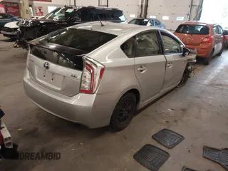 2013 Toyota Prius One z VIN JTDKN3DU5D5674730, wystawiony jako IAAI lot #40989694 z przebiegiem 159 236 mil mil oraz . Historia ofert i sprzedaży dostępna na DreamBid. Obrazek 4.