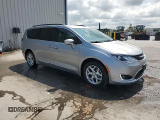 2017 Chrysler Pacifica Touring L z VIN 2C4RC1BG9HR832193, wystawiony jako Copart lot #55898585 z przebiegiem 30 958 mil mil oraz Szkoda całkowita • Salvage title. Historia ofert i sprzedaży dostępna na DreamBid. Obrazek 4.