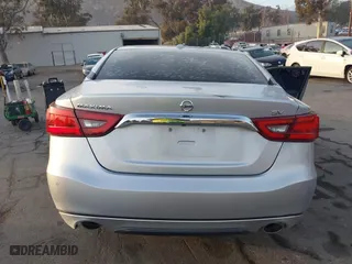 2018 Nissan Maxima SL with VIN 1N4AA6AP5JC387702, listed as a IAAI auction lot 41229493 with 111,693 mi miles. Bid and sale history available at carsss.com. Image 16.