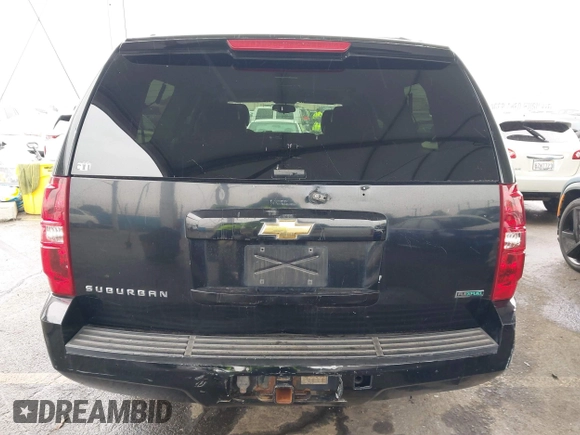 2011 Chevrolet Suburban LT with VIN 1GNSCJE01BR327933, listed as a IAAI auction lot 41813011 with 279,627 mi miles. Bid and sale history available at carsss.com. Image 16.