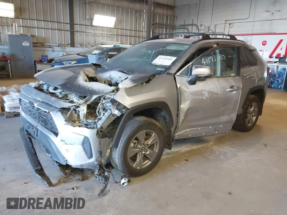 2024 Toyota RAV4 XLE with VIN 2T3P1RFV2RC459446, listed as a IAAI auction lot 41193980 with 1 mi miles. Bid and sale history available at carsss.com. Image 22.