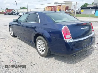 2014 Chrysler 300 z VIN 2C3CCAAG5EH373645, wystawiony jako IAAI lot #42282963 z przebiegiem 220 825 mil mil oraz . Historia ofert i sprzedaży dostępna na DreamBid. Obrazek 3.