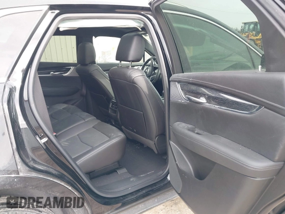 2021 Cadillac XT5 AWD Premium Luxury with VIN 1GYKNDRS7MZ168493, listed as a IAAI auction lot 41395162 with 33,064 mi miles. Bid and sale history available at carsss.com. Image 8.